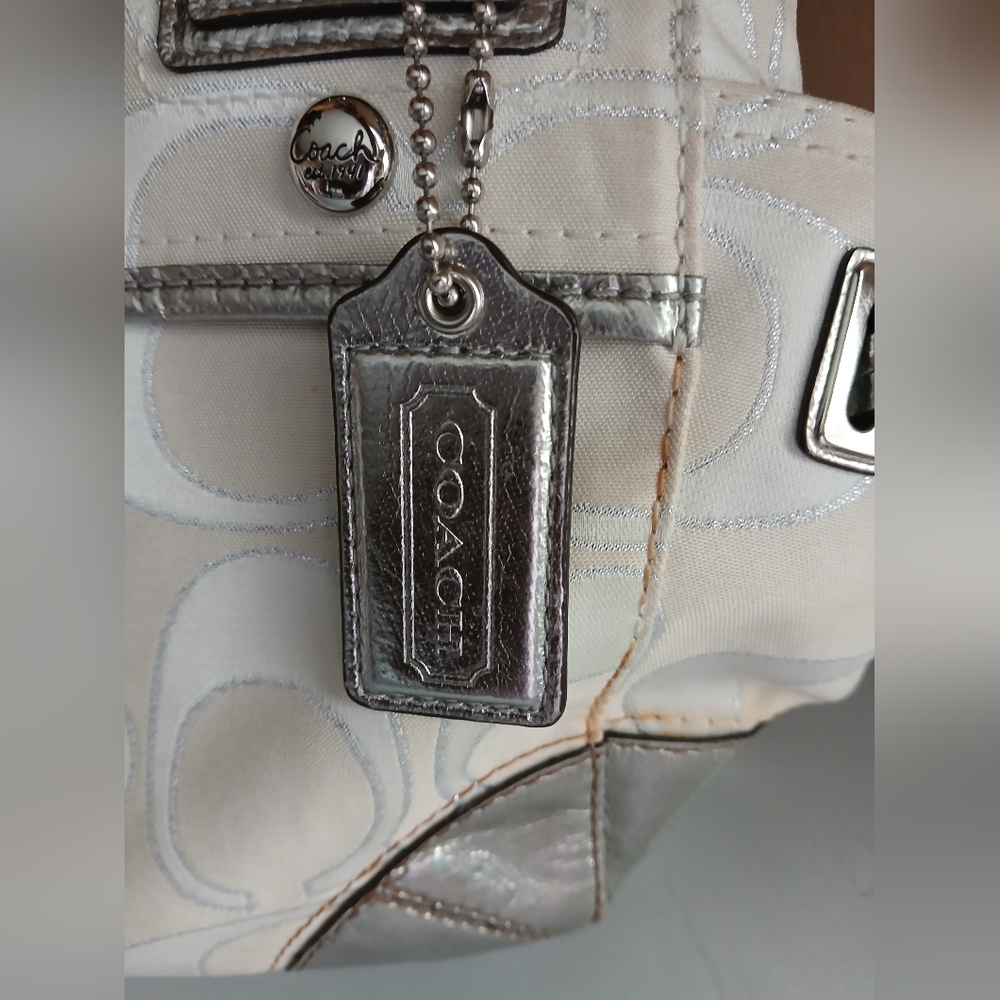Coach Peyton CarryAll Tote - Picture 2 of 10